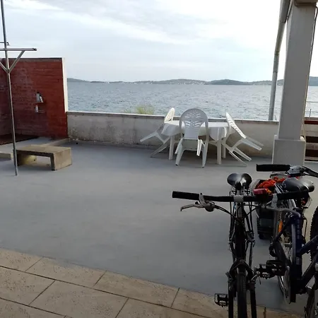 Nik Apartman *