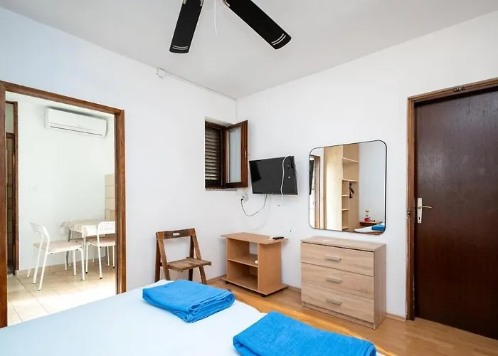 Nik Апартаменты *